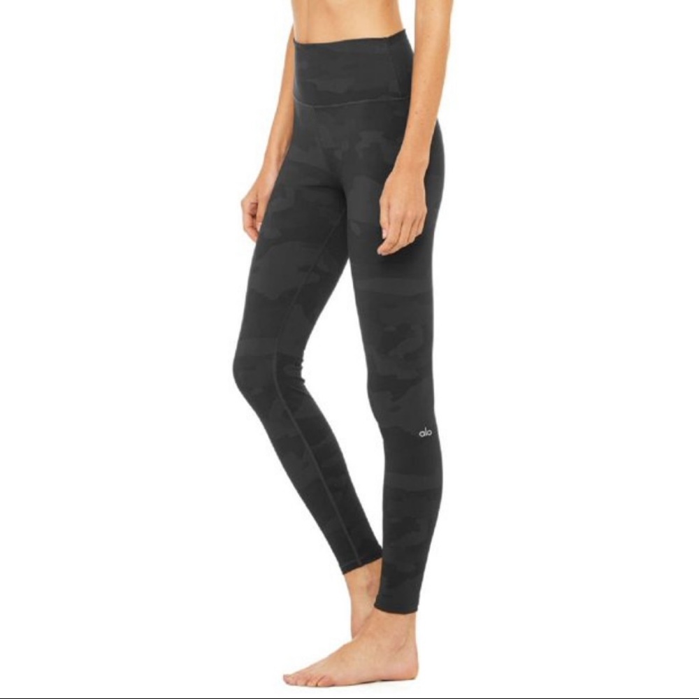 ALO Yoga High-Waist Camo Leggings in Black